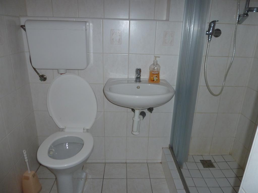 Pod Sneznikem Hotel Dolni Morava Bagian luar foto